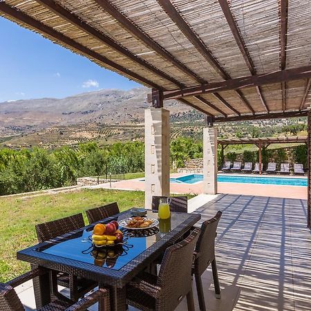 Poseidon Villa, Nestled In The Picturesque South, By Thinkvilla Lefkogeia エクステリア 写真