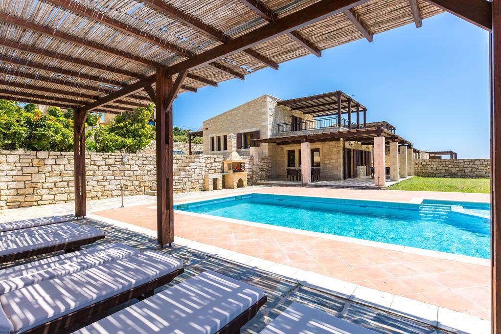 Poseidon Villa, Nestled In The Picturesque South, By Thinkvilla Lefkogeia エクステリア 写真